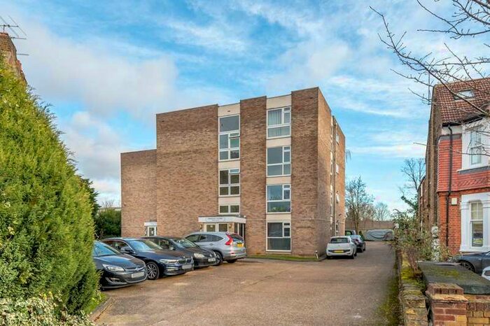 2 Bedroom Flat To Rent In Inglis Road, Ealing Common, W5