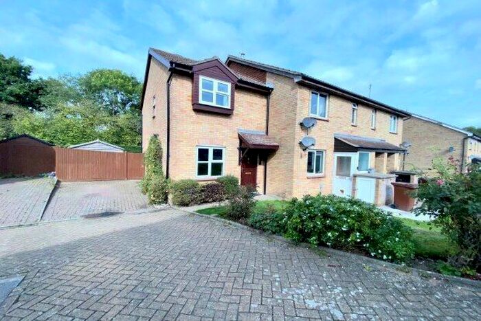 2 Bedroom Property To Rent In Ashenden Walk, Tunbridge Wells, TN2