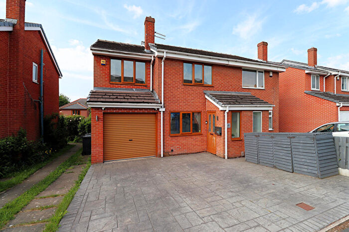3 Bedroom Semi-Detached House For Sale In Bentham Way Mapplewell, Barnsley, S75