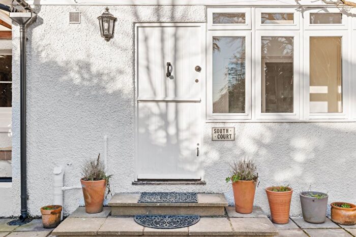 3 Bedroom Semi-Detached House To Rent In Ref: Gk - Reigate Road, Sidlow, RH2