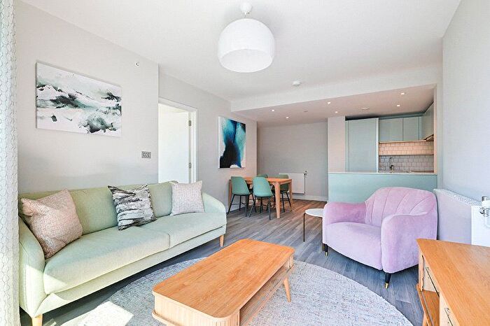 3 Bedroom Flat To Rent In Alameda, W Olympic Way, HA9