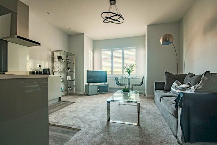 1 Bedroom Apartment To Rent In Kennel Ride, Ascot, Berkshire, SL5