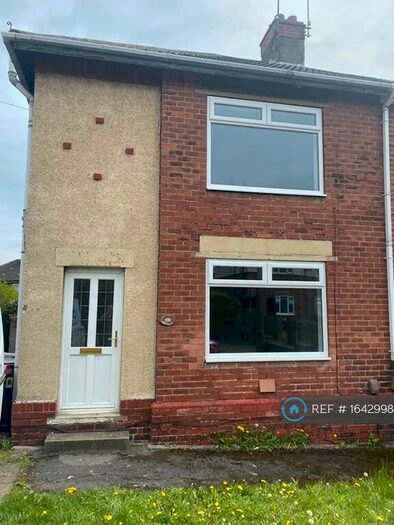 3 Bedroom Semi-Detached House To Rent In Heatons Bank, Rotherham, S62