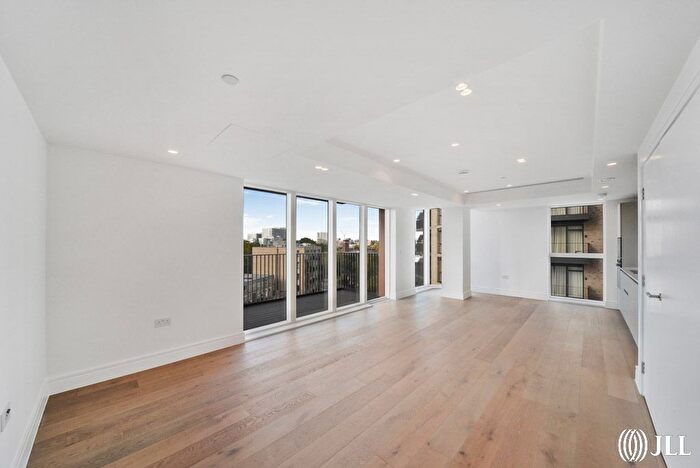 1 Bedroom Flat To Rent In Essex Place, London, W4