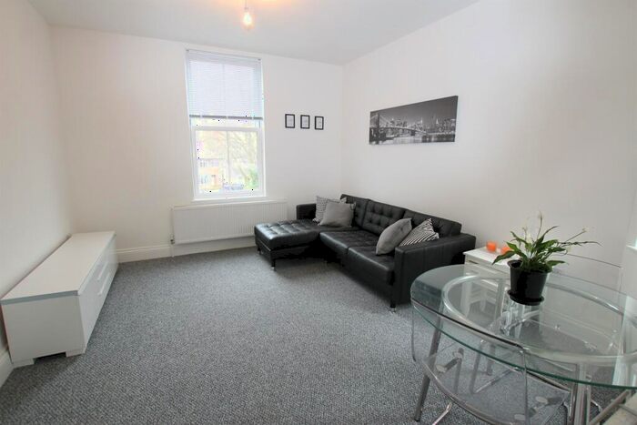 1 Bedroom Apartment To Rent In Fishpond Drive, The Park, NG7