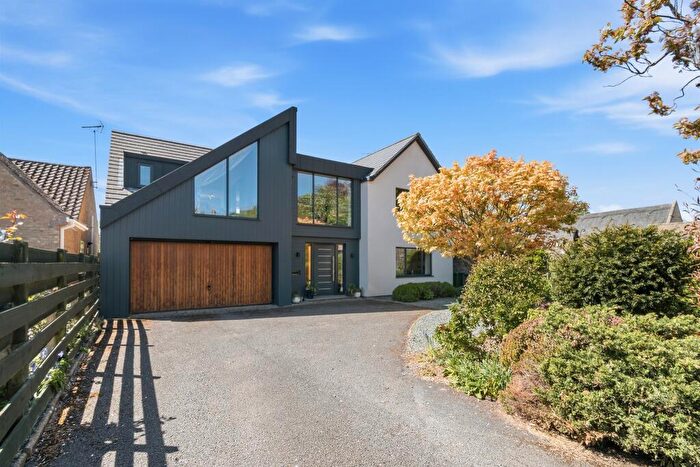 4 Bedroom Detached House For Sale In Peterborough Road, Castor, Peterborough, PE5