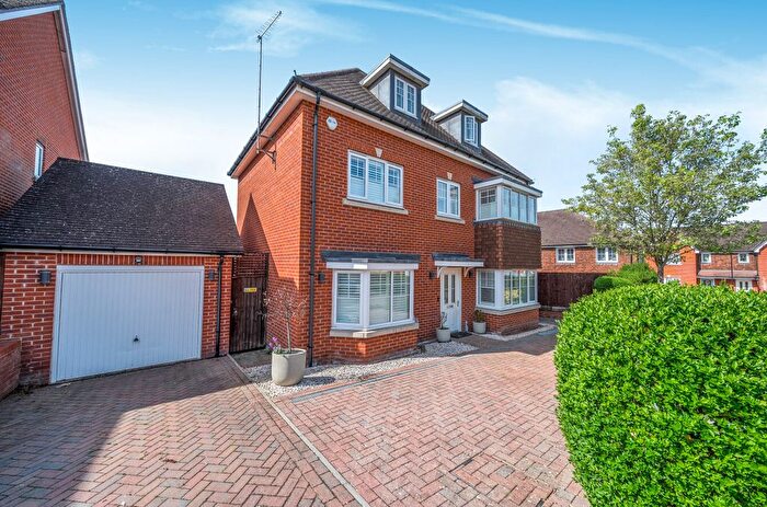 5 Bedroom Detached House For Sale In The Croft, Ash Green, Surrey, GU12