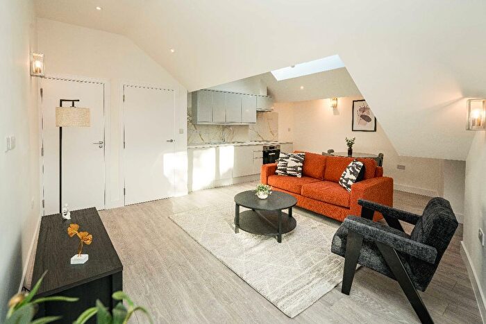 1 Bedroom Flat To Rent In Cuckoo Hall Lane, London, N9
