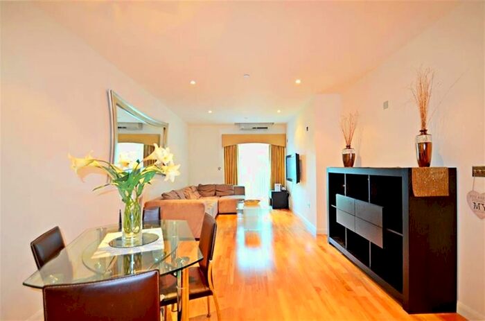1 Bedroom Flat To Rent In Cavalier House, - Uxbridge Road, Ealing, W5