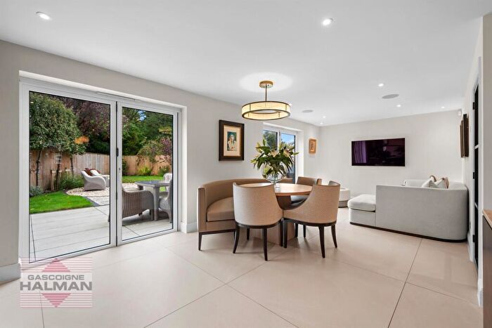 3 Bedroom Detached House For Sale In York Crescent, Wilmslow, SK9