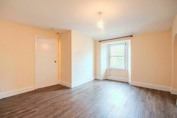 2 Bedroom Flat To Rent In Grove Street Edinburgh United Kingdom, EH3