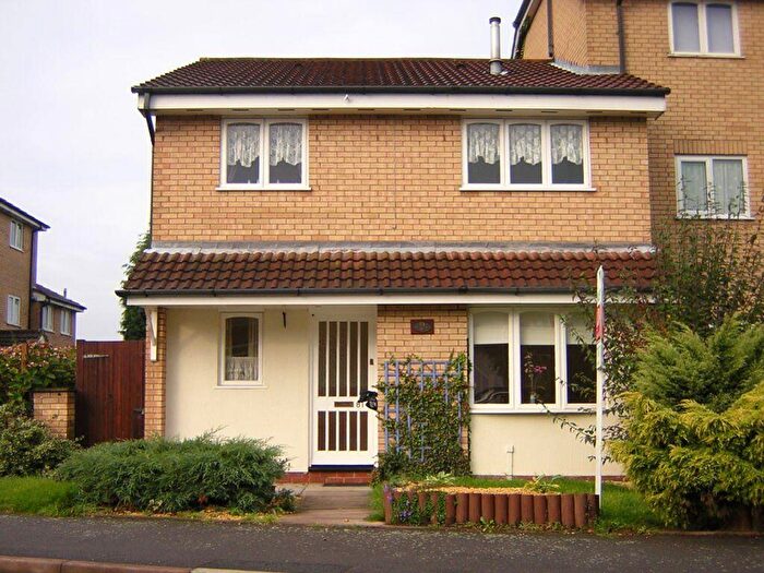 2 Bedroom House To Rent In Foxdale Drive, Brierley Hill, DY5