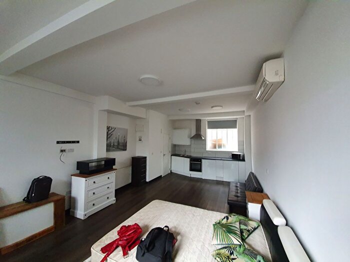 1 Bedroom Studio To Rent In Parish Lane, London, SE20