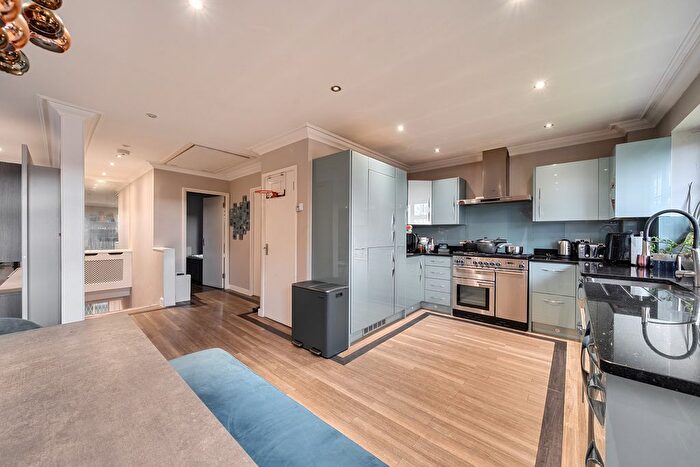 2 Bedroom Maisonette To Rent In Laburnum Court, Stanmore, HA7