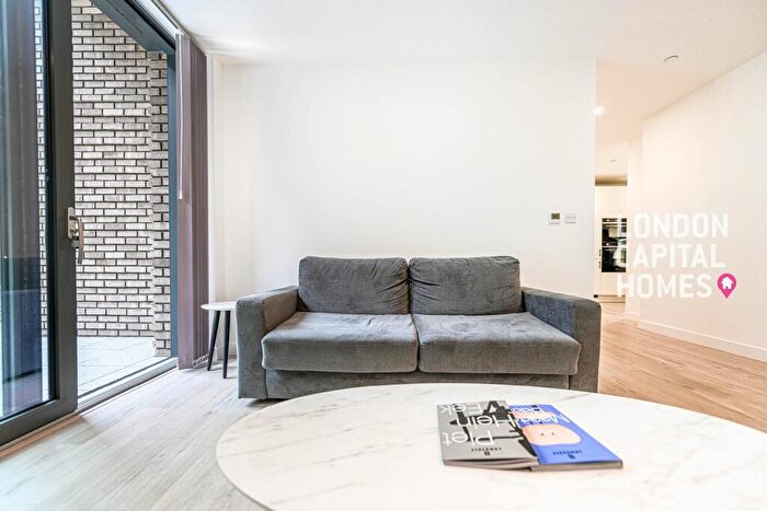 2 Bedroom Apartment To Rent In Willowbrook House Coster Avenue London, N4