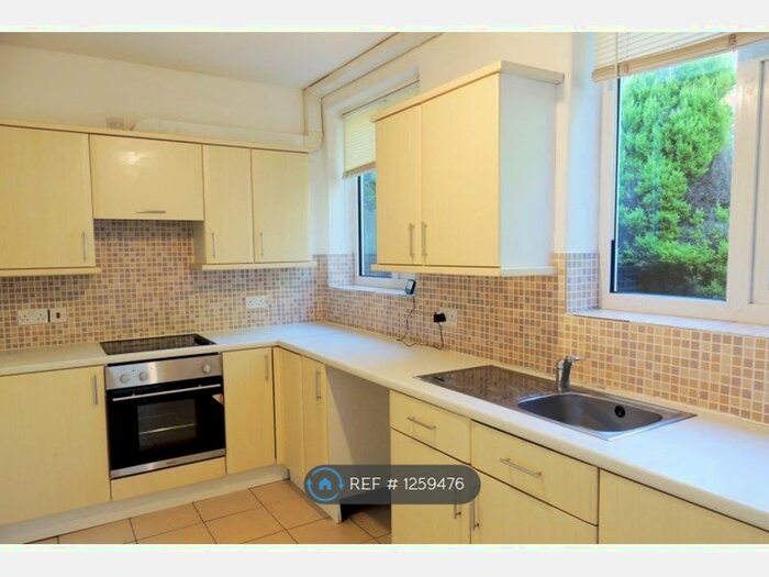 2 Bedroom End Of Terrace House To Rent In Winchester Way, Bolton BL2