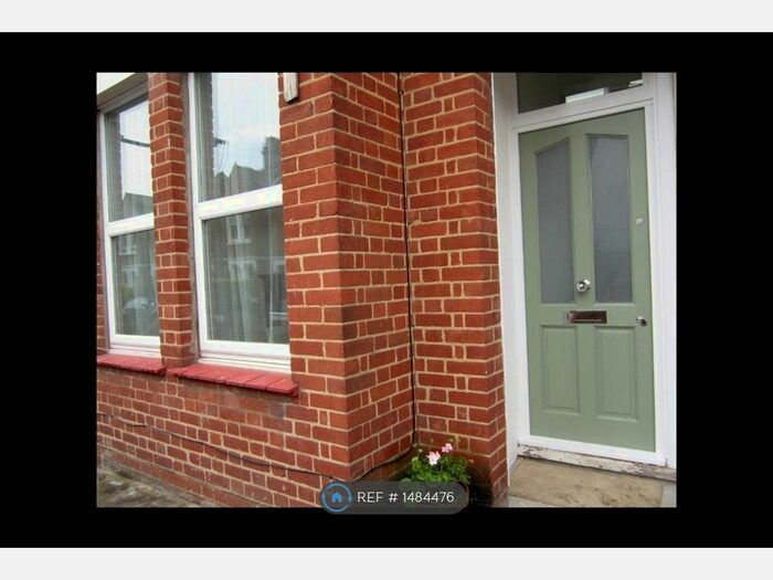 1 Bedroom Flat To Rent In London, London, CR4