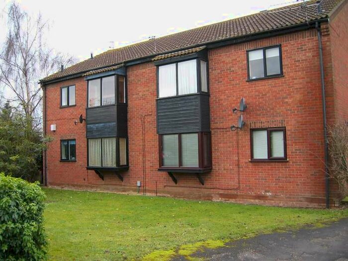 2 Bedroom Flat To Rent In Lemsford Road, Hatfield, AL10