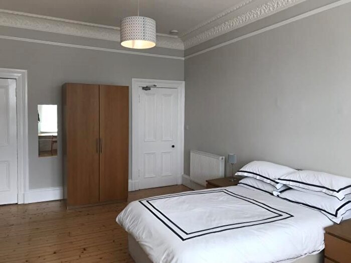 5 Bedroom Flat To Rent In Haymarket Terrace, Edinburgh, EH12