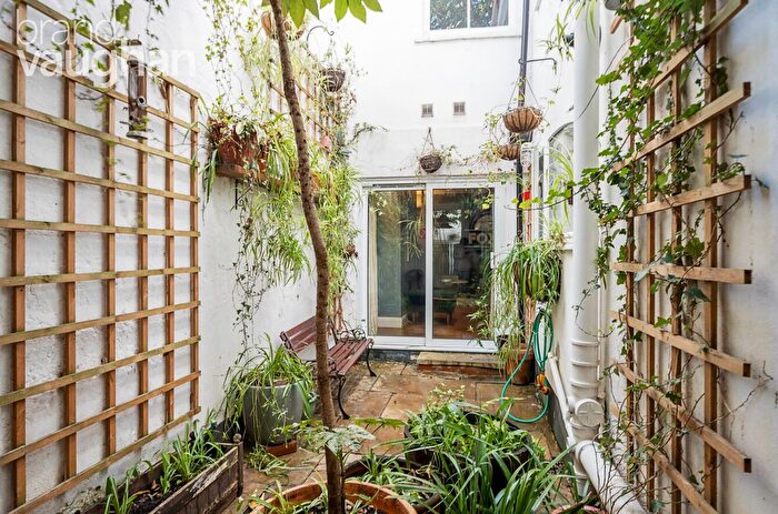 2 Bedroom Flat To Rent In Burlington Street, Brighton, East Sussex, BN2