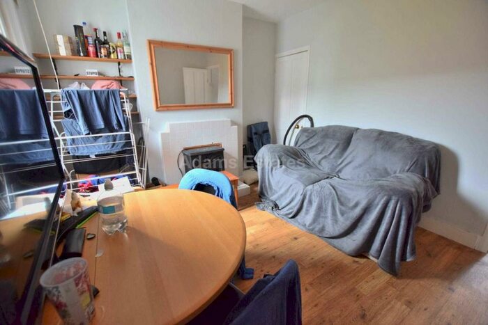 3 Bedroom Terraced House To Rent In Foxhill Road, Reading, RG1