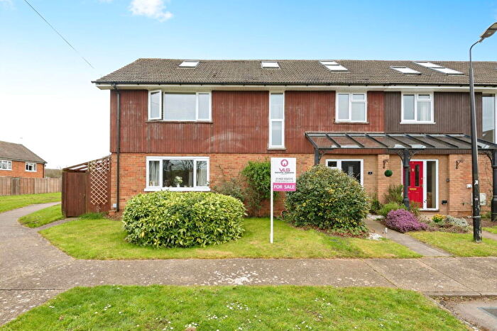 5 Bedroom Semi-Detached House For Sale In Taft Place, Chicksands, Shefford, SG17