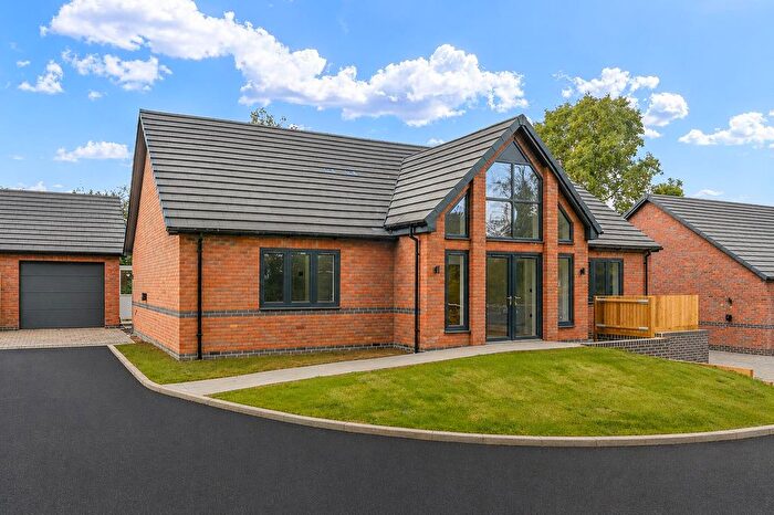 2 Bedroom Detached Bungalow For Sale In Beaumont Close, Claverdon, CV35