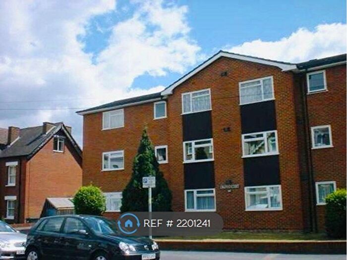 1 Bedroom Flat To Rent In Lingfield Court, Croydon, CR0