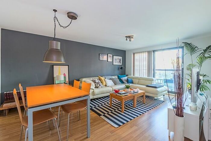 2 Bedroom Flat To Rent In Montaigne Close, London, SW1P