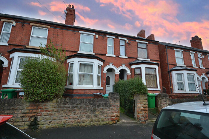 4 Bedroom Semi-Detached House To Rent In Leslie Road, Forest Fields, NG7