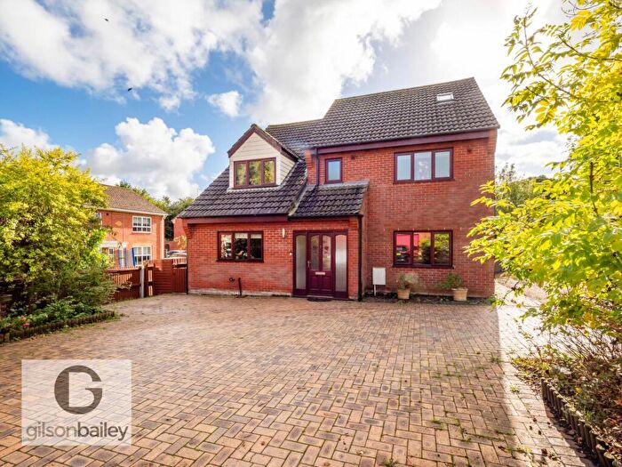 4 Bedroom Detached House For Sale In Post Office Road, Lingwood, NR13