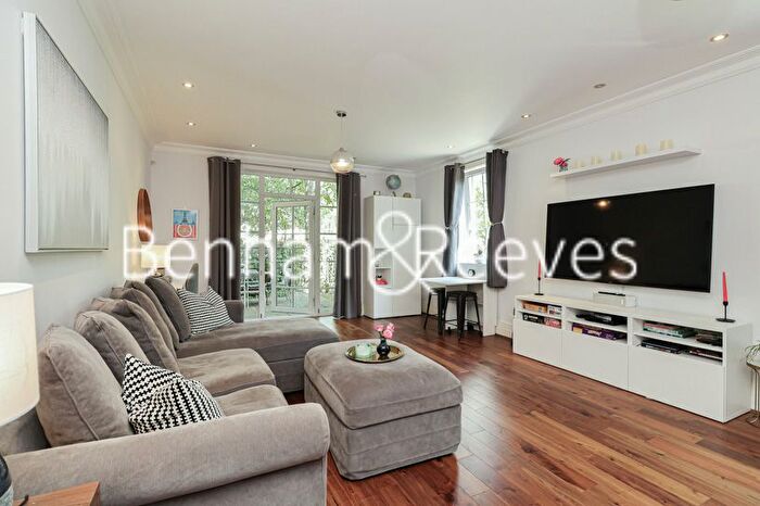 2 Bedroom Flat To Rent In Kew Riverside, Kew, TW9