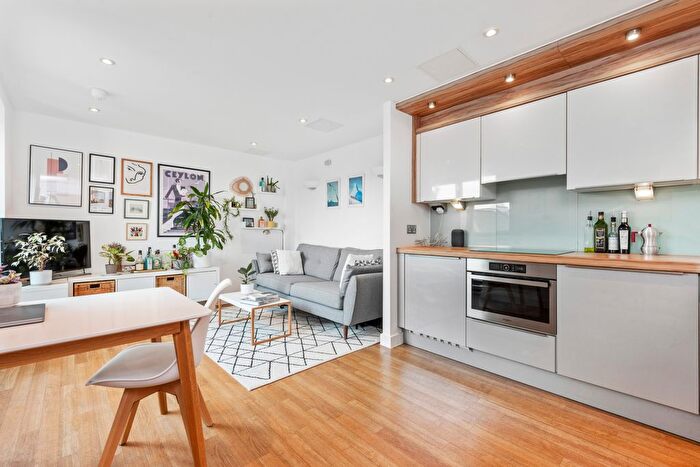 1 Bedroom Flat To Rent In Drayton Park, Highbury, London, N5