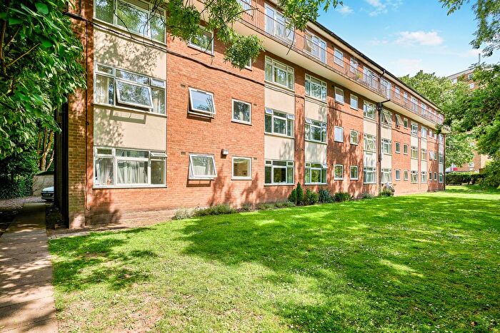1 Bedroom Flat For Sale In Lower Vauxhall, West Park, Wolverhampton, WV1