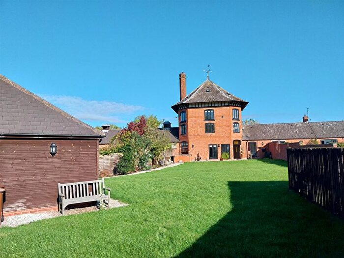 5 Bedroom Property To Rent In Wilmore Lane, Byrkley, Rangemore, DE13