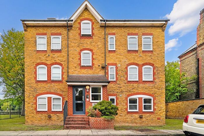 1 Bedroom Flat To Rent In Pinkerton Place, London, SW16