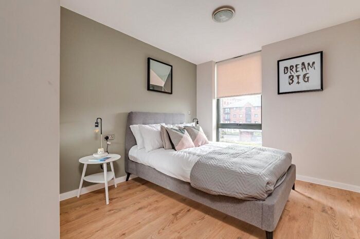 2 Bedroom Flat To Rent In Jesse Hartley Way, Liverpool, L3