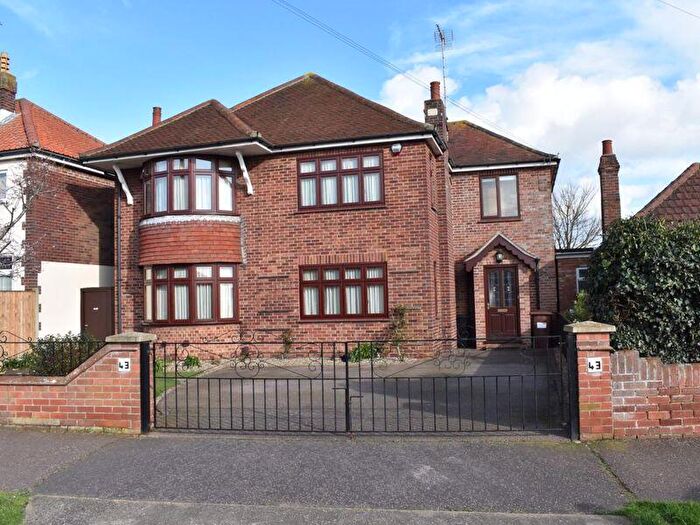 4 Bedroom Detached House For Sale In Victoria Road, Gorleston, NR31