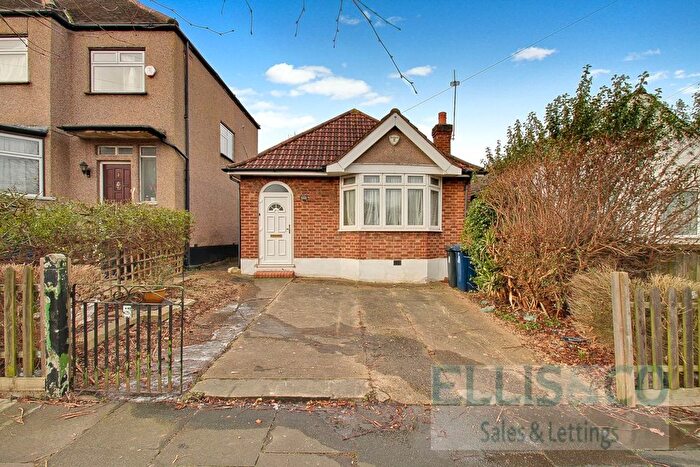 2 Bedroom Bungalow To Rent In Eastmead Avenue, Greenford, UB6