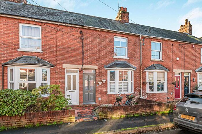 3 Bedroom Terraced House For Sale In Albert Road, Alton, Hampshire, GU34