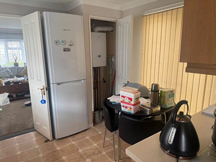 1 Bedroom Park Home For Sale In Arkley Park, Barnet Road, Barnet, Hertfordshire, EN5