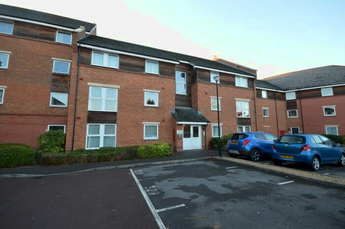 2 Bedroom Flat To Rent In Chain Court, Swindon, SN1
