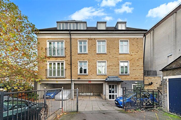 1 Bedroom Flat To Rent In George Lane, London, E18