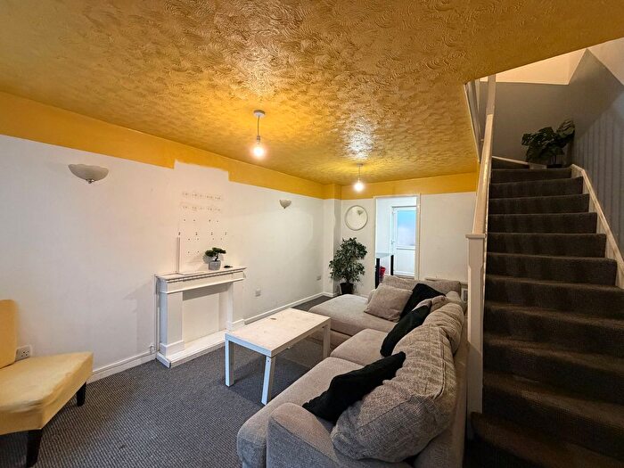 2 Bedroom Terraced House To Rent In Waveley Road, Coventry, CV1