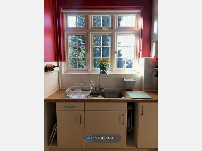 2 Bedroom Flat To Rent In Kings Drive, London, HA9