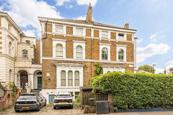 2 Bedroom Flat For Sale In Hornsey Rise, London, N19
