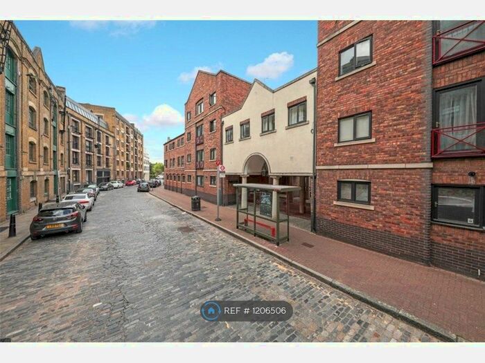 2 Bedroom Maisonette To Rent In Prospect Place, London, E1W