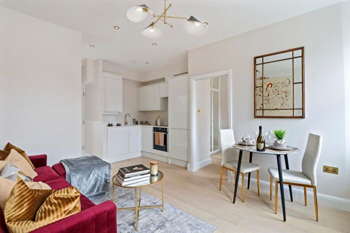 1 Bedroom Flat For Sale In Kensington Gardens Square, W2