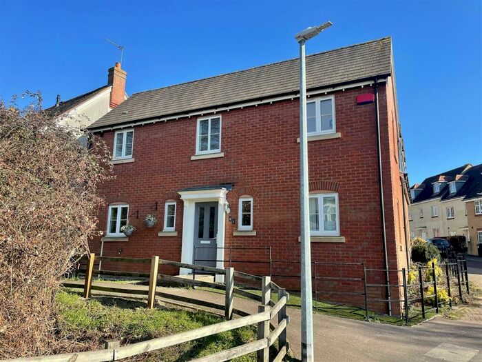 4 Bedroom House To Rent In Dickenson Road, Colchester, CO4