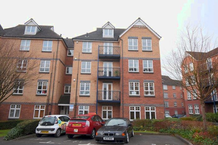 3 Bedroom Flat To Rent In Beckets View, Northampton NN1